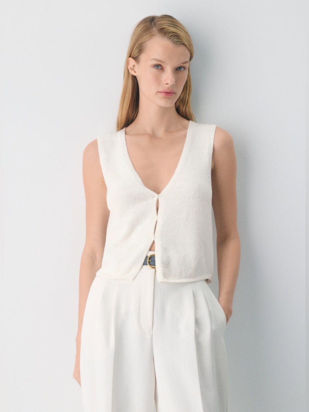 Aritzia Wilfred Basque white beige sweater vest knit top